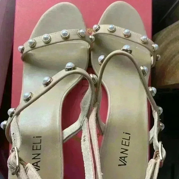 Vaneli Maryke Fabric & Pearl Sandals in Champagne Fabric 9 M - Picture 5 of 8